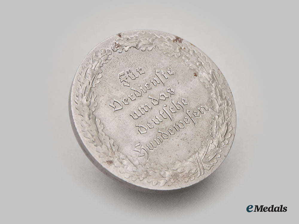 germany,_wehrmacht._a_commemorative_badge_for_german_dog_care,_small_version_l22_mnc3124_106_1