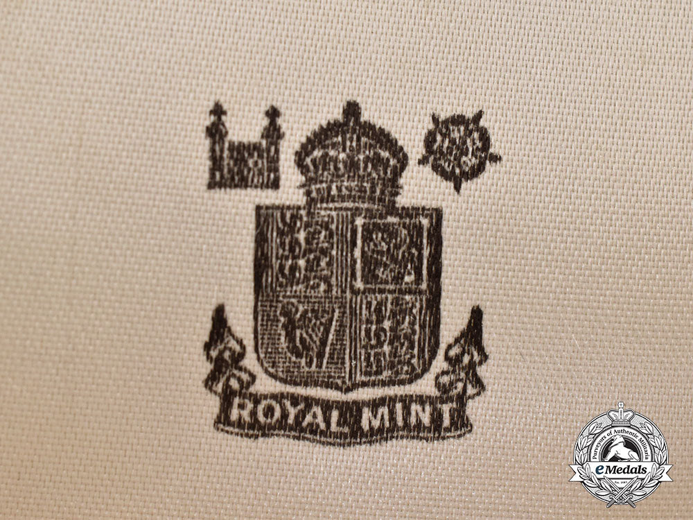 united_kingdom._a_king's_medal_for_service_in_the_cause_of_freedom_to_a_female_recipient,_cased_l22_mnc3142_640_1