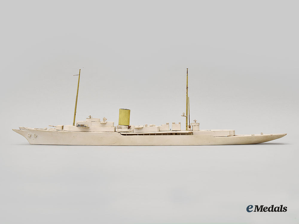 germany,_kriegsmarine._a_wartime_model_of_ah’s_aviso_grille_l22_mnc3148_853_1