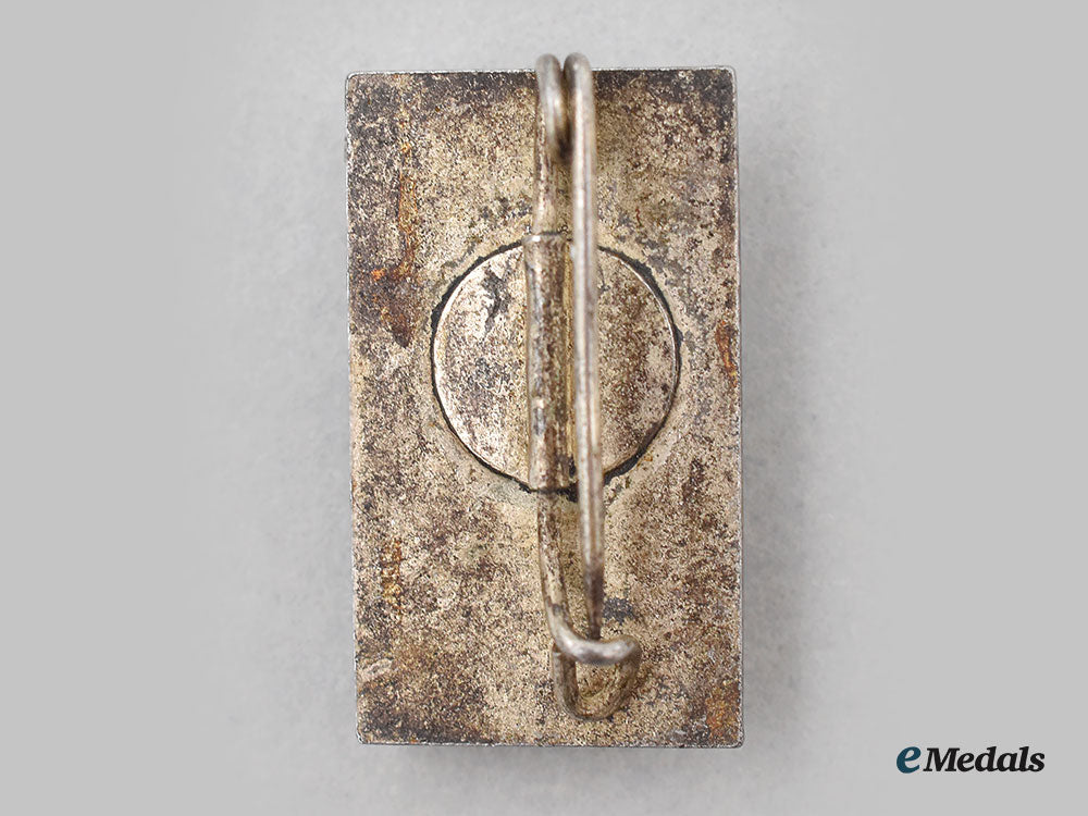 germany,_third_reich._a_german_peoples_group_in_croatia_membership_badge_l22_mnc3150_116_1