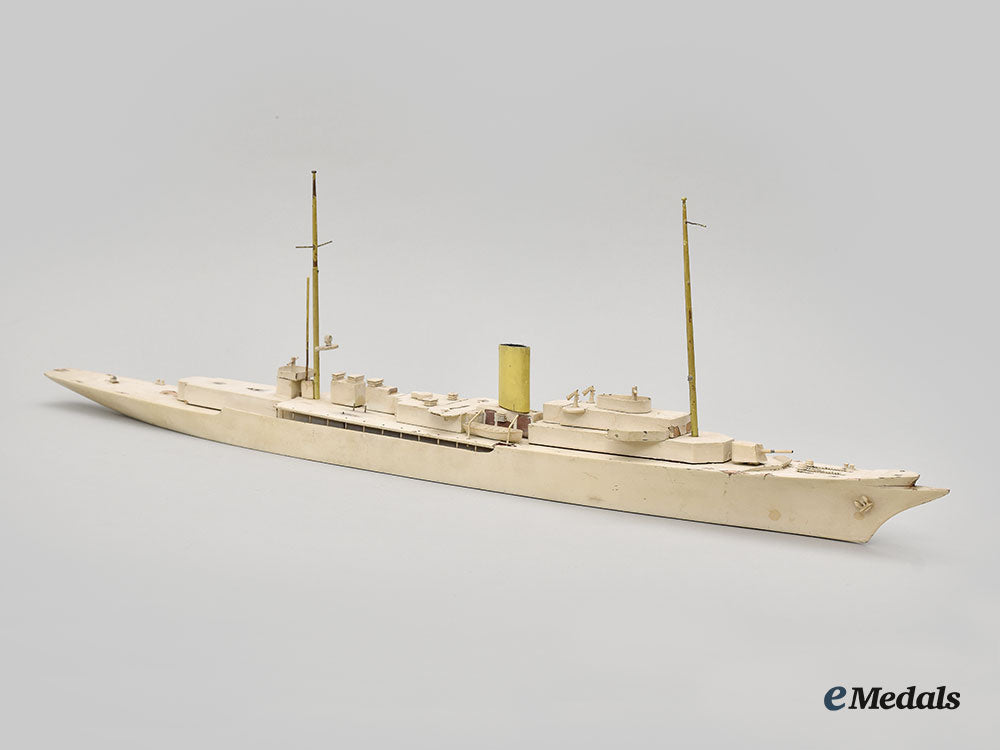 germany,_kriegsmarine._a_wartime_model_of_ah’s_aviso_grille_l22_mnc3157_855_1