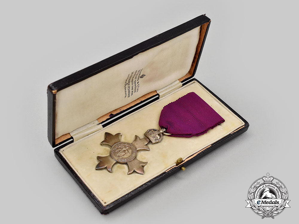 united_kingdom._a_most_excellent_order_of_the_british_empire,_v_class_member_badge,_civil_division,_cased_l22_mnc3192_673