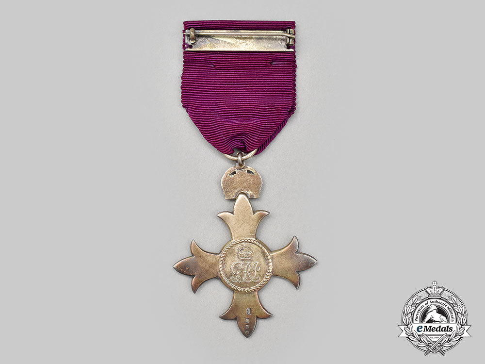 united_kingdom._a_most_excellent_order_of_the_british_empire,_v_class_member_badge,_civil_division,_cased_l22_mnc3196_671