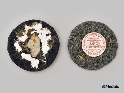 spain._two_spanish_uniform_badges;_guardia_civil_and_al_merit_en_campana_l22_mnc3213_154