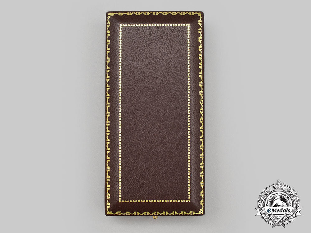 united_kingdom._a_limited_edition_replica_victoria_cross_by_hancocks&_co._of_london,_number427_of1352_l22_mnc3213_684_1