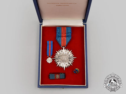 venezuela,_bolivarian_republic._four_orders&_decorations_l22_mnc3214_874_1