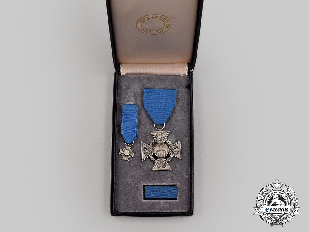 venezuela,_bolivarian_republic._four_orders&_decorations_l22_mnc3228_881_1