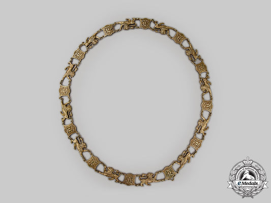 hesse-_darmstadt._an_order_of_the_golden_lion,_museum_display_collar_l22_mnc3239_107_1