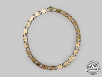 hesse-_darmstadt._an_order_of_the_golden_lion,_museum_display_collar_l22_mnc3246_108_1