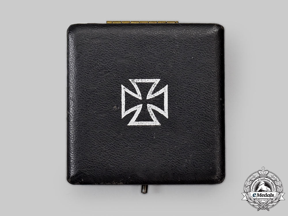 germany,_wehrmacht._a1939_iron_cross_i_class,_with_case,_by_b.h._mayer_l22_mnc3297_576