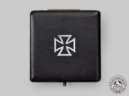 germany,_wehrmacht._a1939_iron_cross_i_class,_with_case,_by_b.h._mayer_l22_mnc3297_576