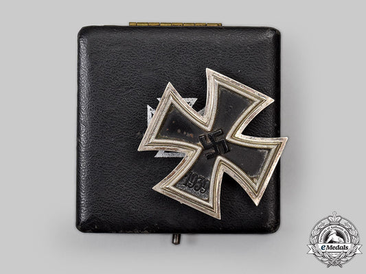 germany,_wehrmacht._a1939_iron_cross_i_class,_with_case,_by_b.h._mayer_l22_mnc3300_572
