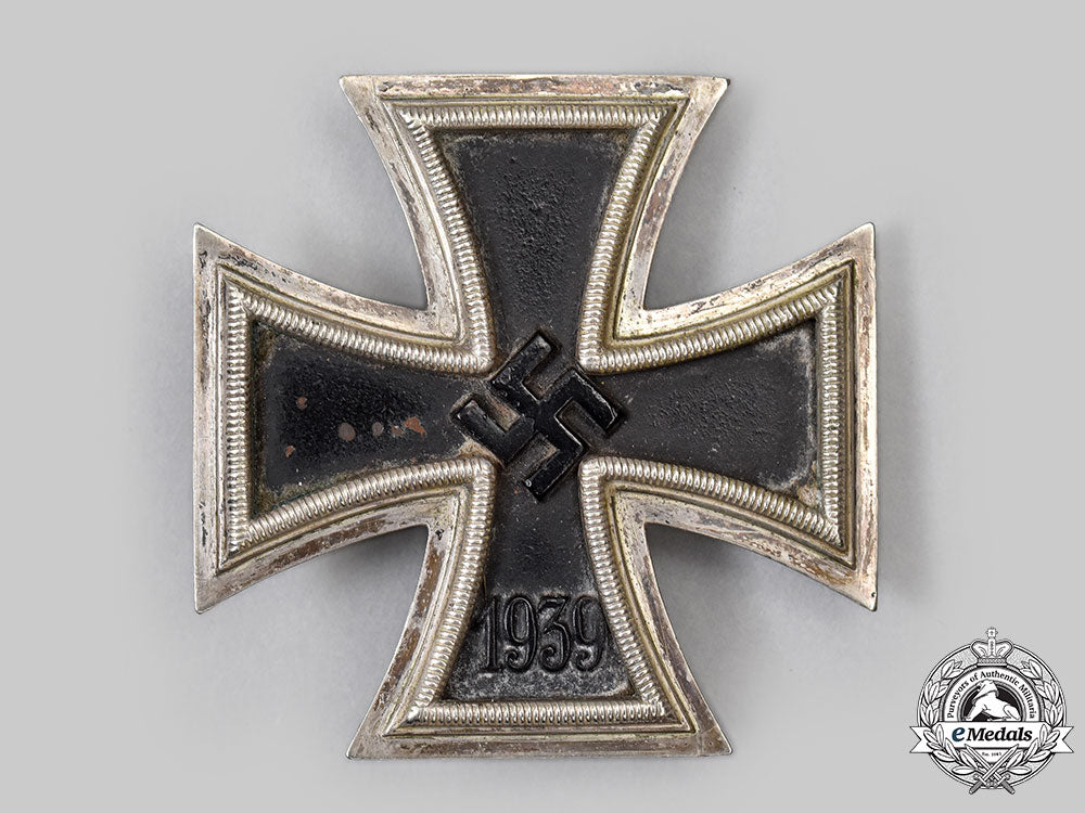 germany,_wehrmacht._a1939_iron_cross_i_class,_with_case,_by_b.h._mayer_l22_mnc3301_574