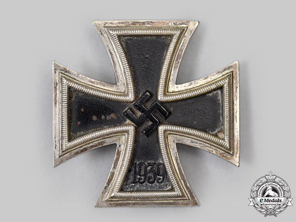 germany,_wehrmacht._a1939_iron_cross_i_class,_with_case,_by_b.h._mayer_l22_mnc3301_574