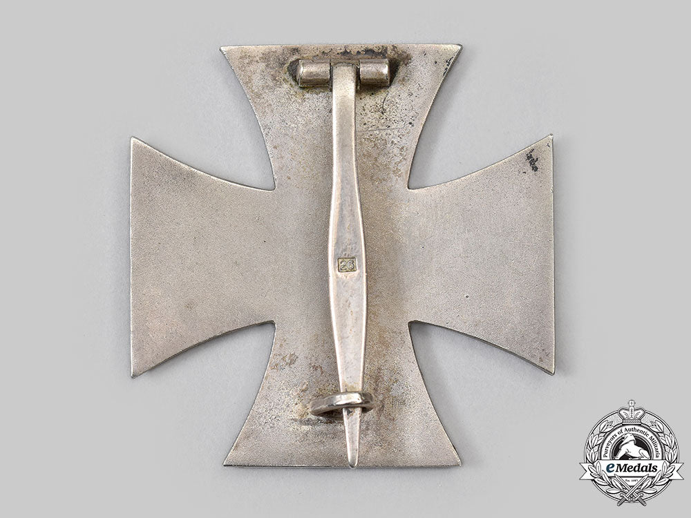 germany,_wehrmacht._a1939_iron_cross_i_class,_with_case,_by_b.h._mayer_l22_mnc3302_575