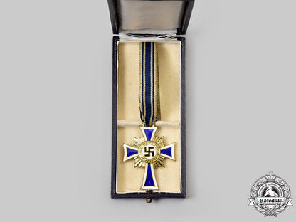 germany,_third_reich._an_honour_cross_of_the_german_mother,_gold_grade_with_case,_by_carl_poellath_l22_mnc3320_589