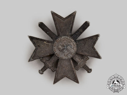 germany,_third_reich._a_pair_of_badges_l22_mnc3322_174