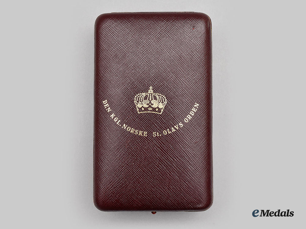 norway,_kingdom._an_order_of_st._olav,_ii_class_commander_in_case,_by_tostrup_l22_mnc3326_890_1
