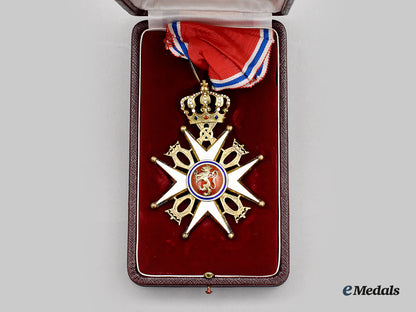 norway,_kingdom._an_order_of_st._olav,_ii_class_commander_in_case,_by_tostrup_l22_mnc3329_891_1