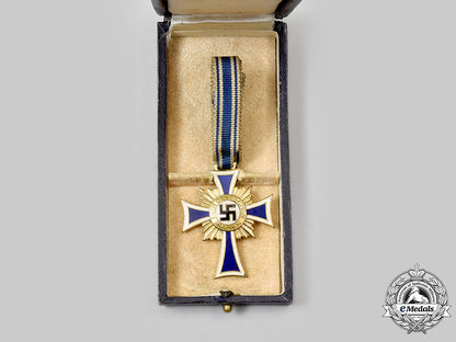 germany,_third_reich._an_honour_cross_of_the_german_mother,_gold_grade_with_case,_by_richard_sieper&_söhne_l22_mnc3368_613