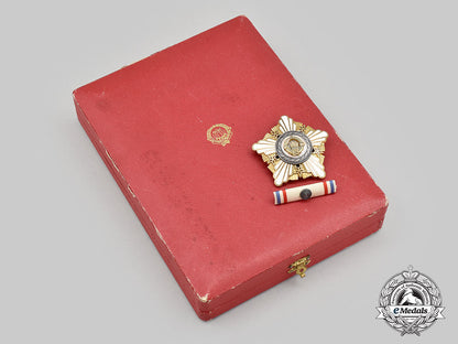 yugoslavia,_socialist_federal_republic._an_order_of_the_republic_with_silver_wreath,_ii_class,_cased_l22_mnc3438_789_1