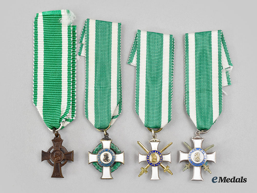 saxony,_kingdom._three_miniature_albert_order_decorations_and_a_miniature1915_war_merit_cross_l22_mnc3468_039