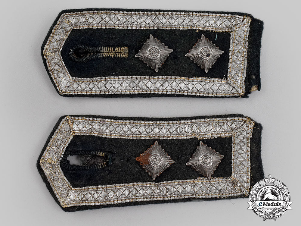 germany,_heer._a_set_of_first_pattern_oberfeldwebel_shoulder_straps_l22_mnc3481_986_1