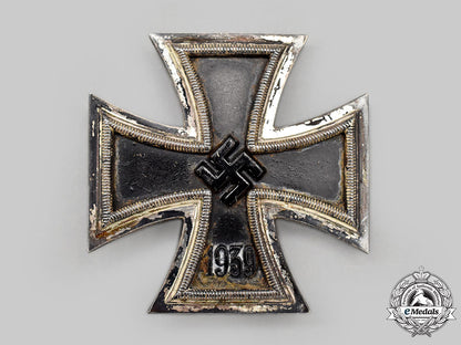 germany,_wehrmacht._a1939_iron_cross_i_class,_with_case,_by_b.h._mayer_l22_mnc3488_679_1_1