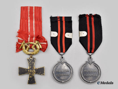 finland,_republic._a_lot_of_three_awards_and_two_cap_badges_l22_mnc3493_977