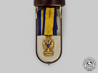 austria,_imperial._an_order_of_the_iron_crown,_ii_class_knight_in_gold_with_case,_by_rothe,_c.1910_l22_mnc3494_306