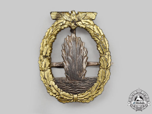 germany,_kriegsmarine._a_minesweeper_war_badge,_by_wilhelm_deumer_l22_mnc3515_691