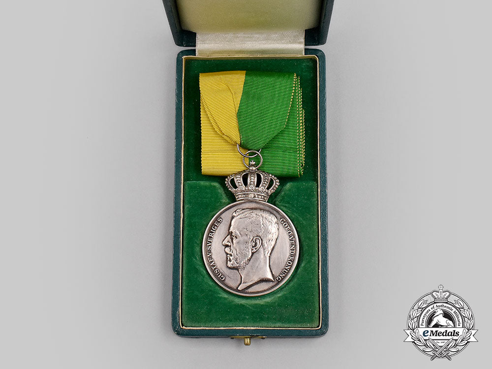 sweden,_kingdom._a_royal_patriotic_society_medal,1_st_size,_in_silver,_with_case_l22_mnc3522_006_1_1