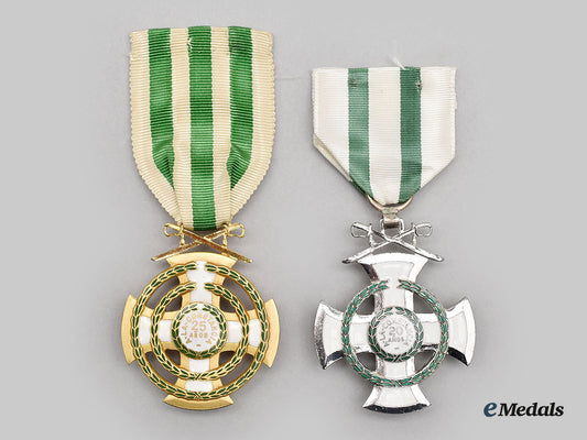 bolivia,_plurinational_state._two_bolivian_army_long_service_medals_l22_mnc3534_001