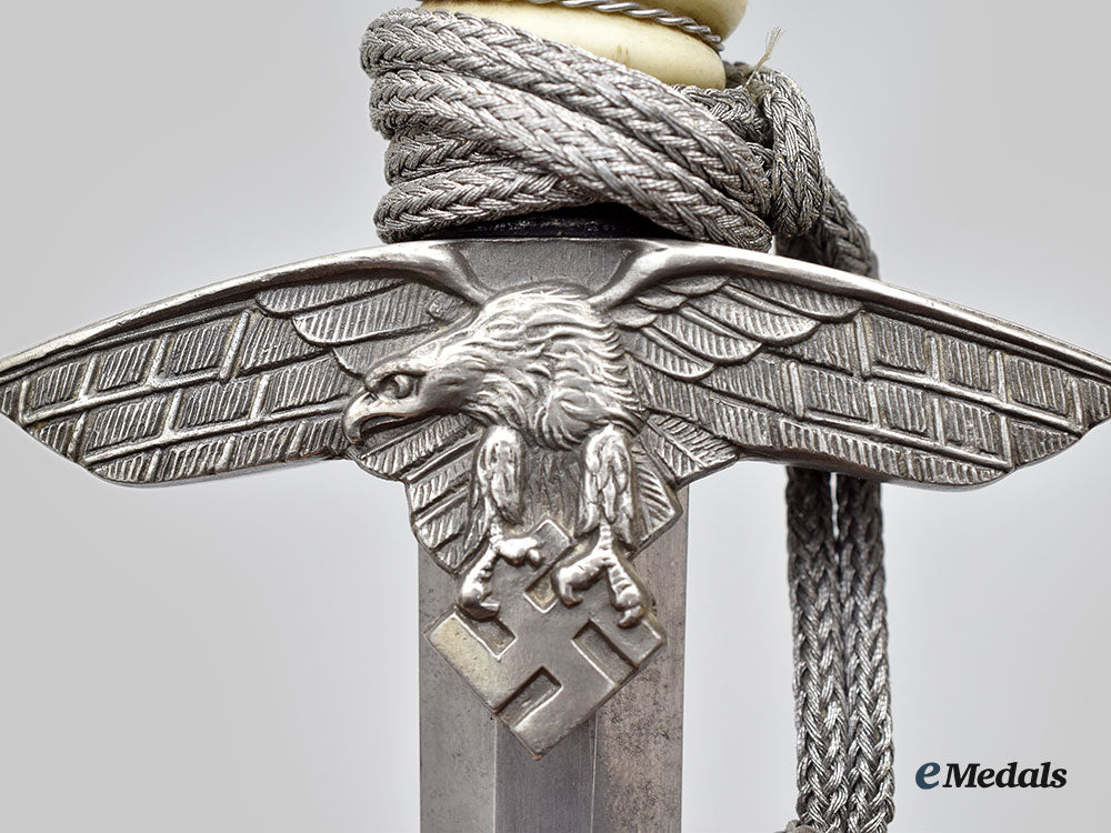 germany,_luftwaffe._an_officer’s_dress_dagger,_with_hanger_l22_mnc3545_987