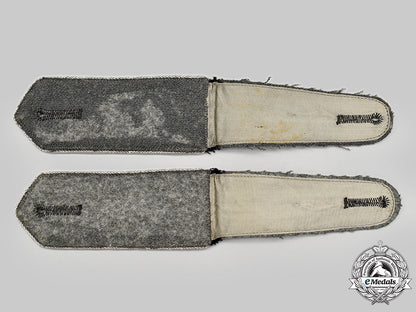 germany,_sipo._a_rare_set_of_sicherheitspolizei_officer_shoulder_straps_l22_mnc3605_749