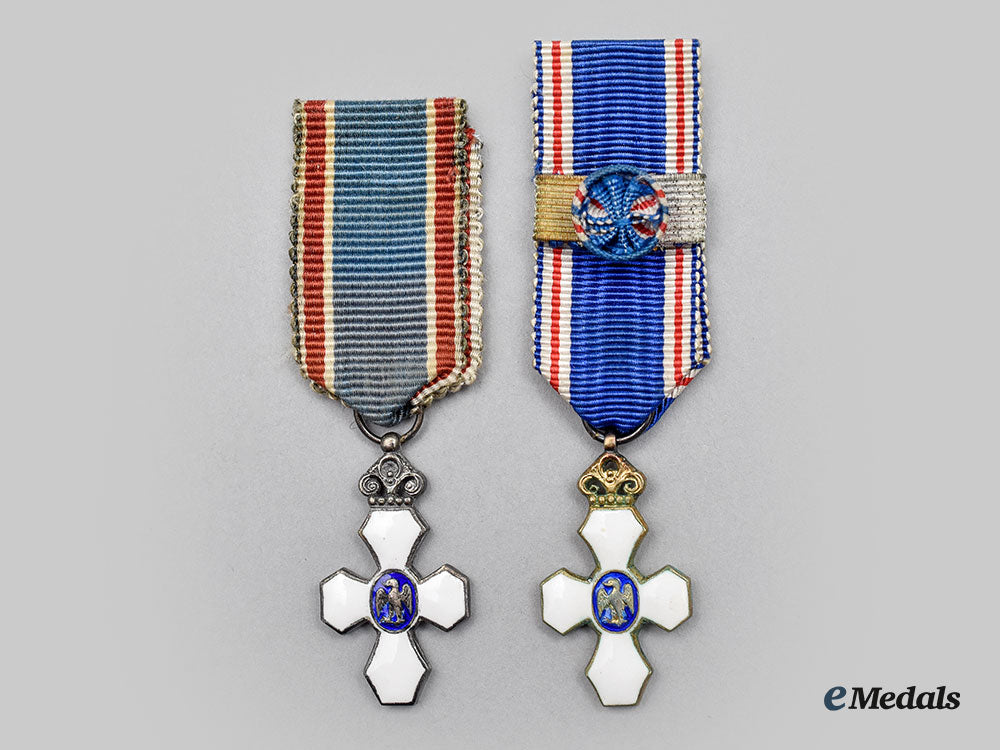 iceland,_republic._two_miniature_icelandic_orders_of_the_falcon,_type_ii(1944-_on)_l22_mnc3622_381_1