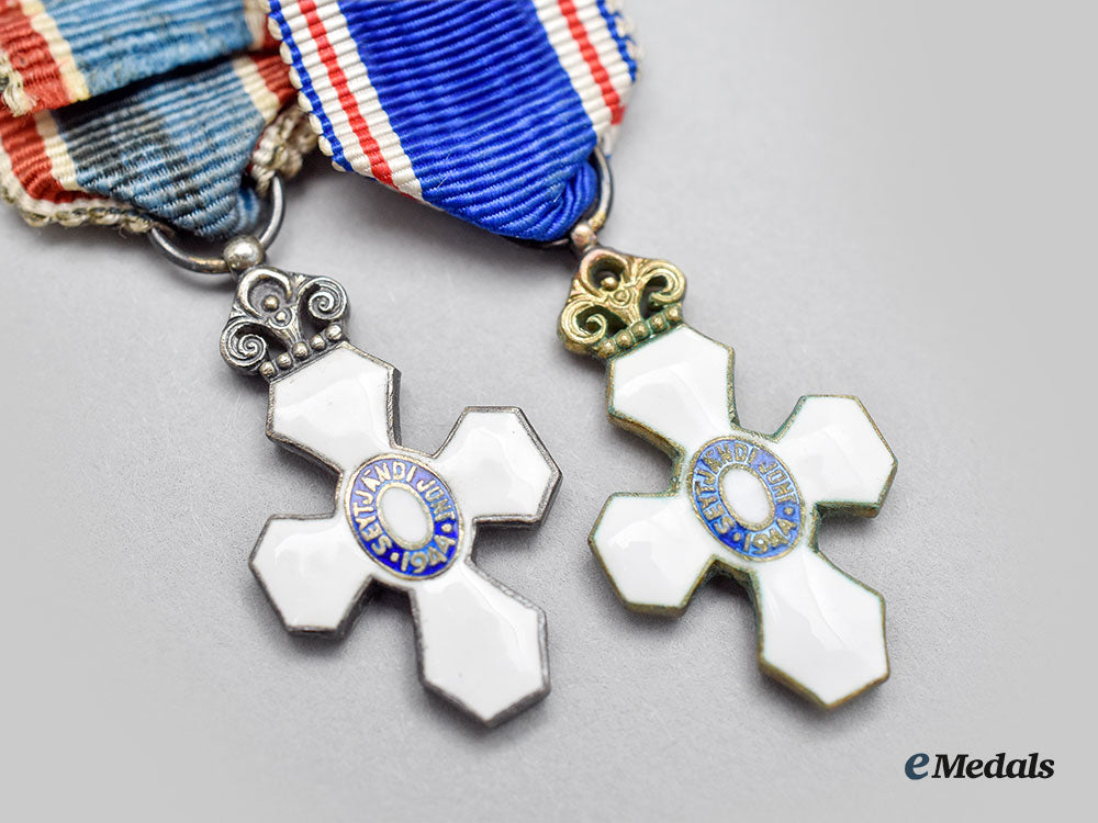 iceland,_republic._two_miniature_icelandic_orders_of_the_falcon,_type_ii(1944-_on)_l22_mnc3625_384_1