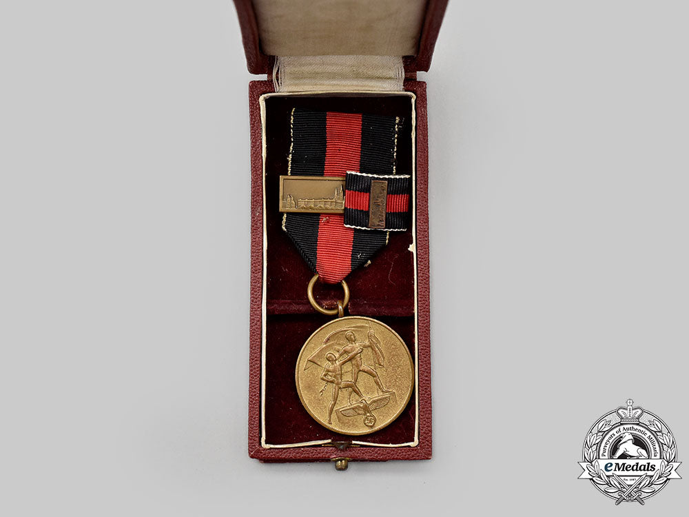 germany,_third_reich._a_sudetenland_medal_with_prague_castle_bar,_case,_and_ribbon_bar_l22_mnc3663_782