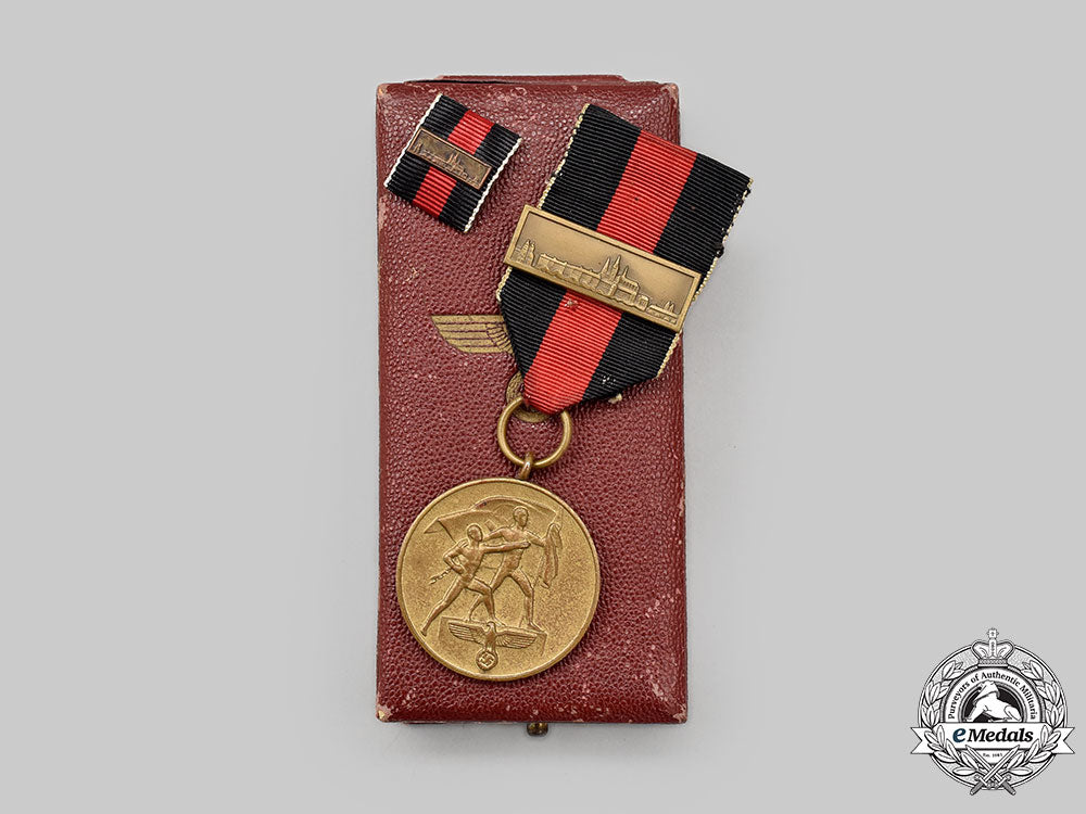 germany,_third_reich._a_sudetenland_medal_with_prague_castle_bar,_case,_and_ribbon_bar_l22_mnc3665_781