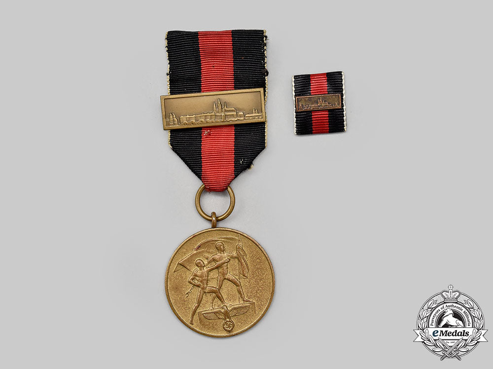 germany,_third_reich._a_sudetenland_medal_with_prague_castle_bar,_case,_and_ribbon_bar_l22_mnc3666_783