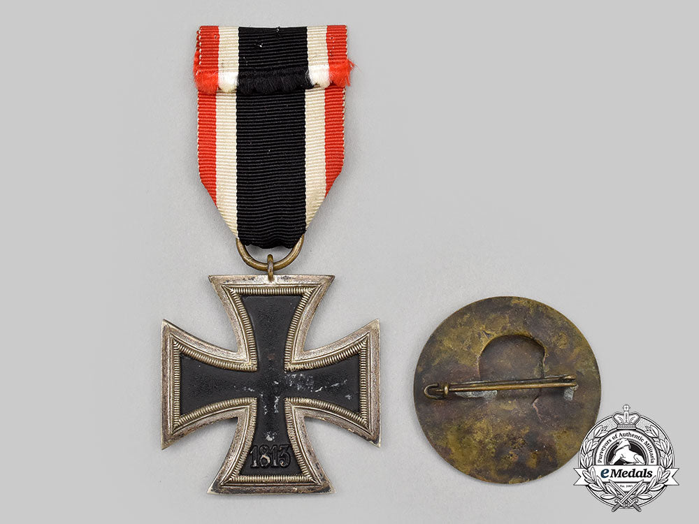 germany,_third_reich._a1939_iron_cross_ii_class,_with_ns-_hago_badge_l22_mnc3689_936_1