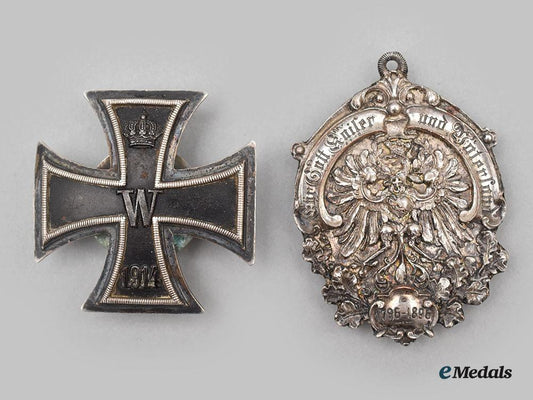 germany,_imperial._a1914_iron_cross_i_class,_screwback_version,_with_commemorative_badge_l22_mnc3701_582