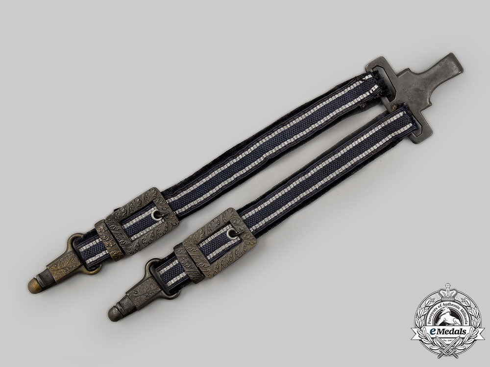 germany,_luftwaffe._an_officer’s_dress_dagger,_with_hanger,_by_carl_eickhorn_l22_mnc3774_417