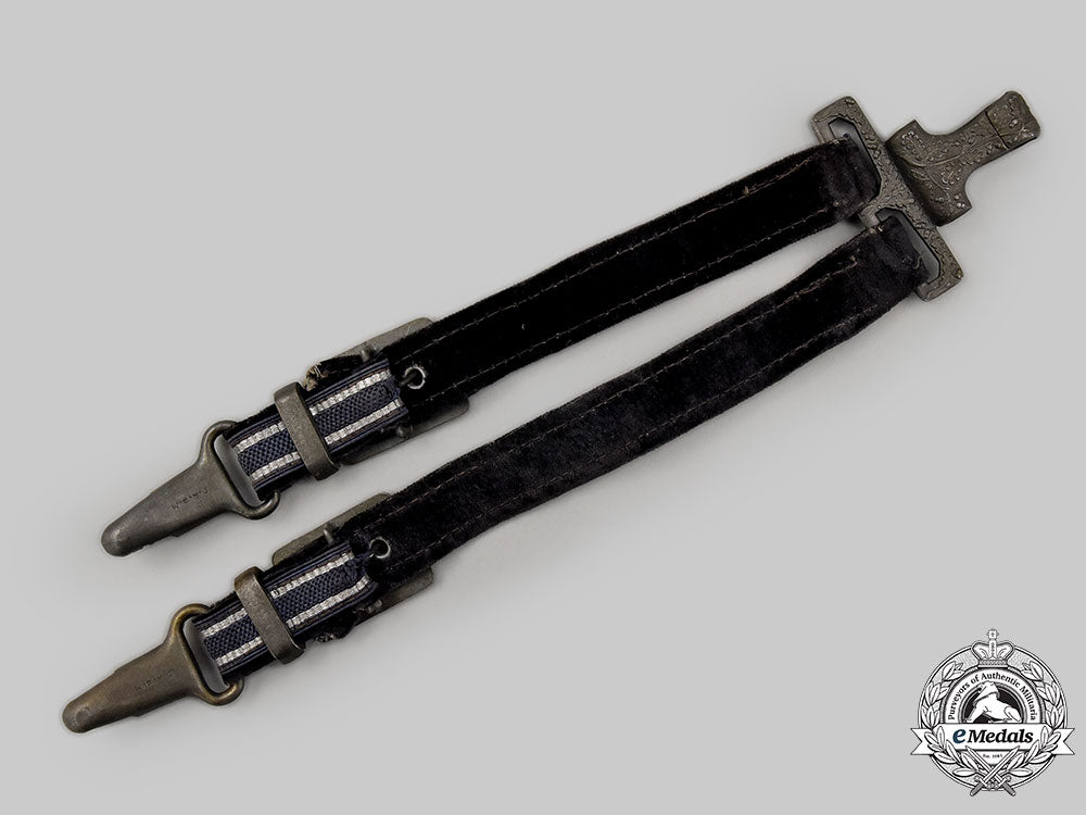 germany,_luftwaffe._an_officer’s_dress_dagger,_with_hanger,_by_carl_eickhorn_l22_mnc3775_418