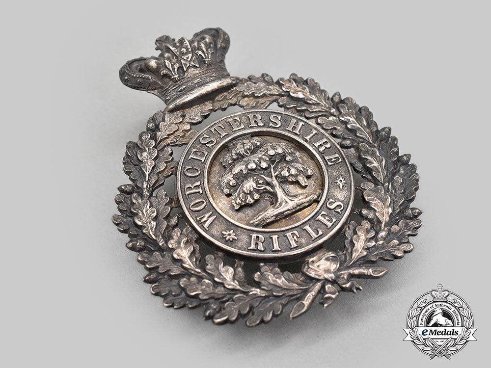 united_kingdom._a_worcestershire_rifles_helmet_plate,_c.1865_l22_mnc3779_972_1