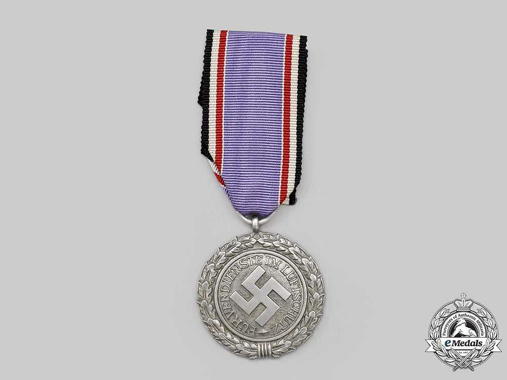 germany,_third_reich._an_air_defence_honour_decoration,_ii_class_l22_mnc3780_842