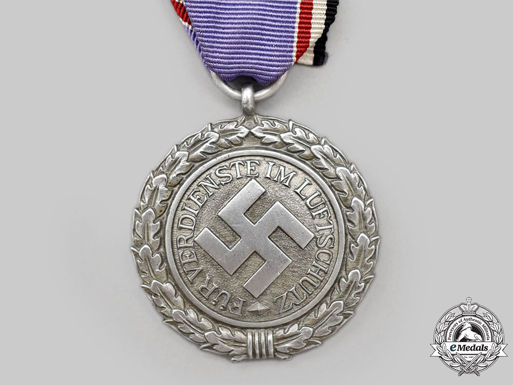 germany,_third_reich._an_air_defence_honour_decoration,_ii_class_l22_mnc3781_844