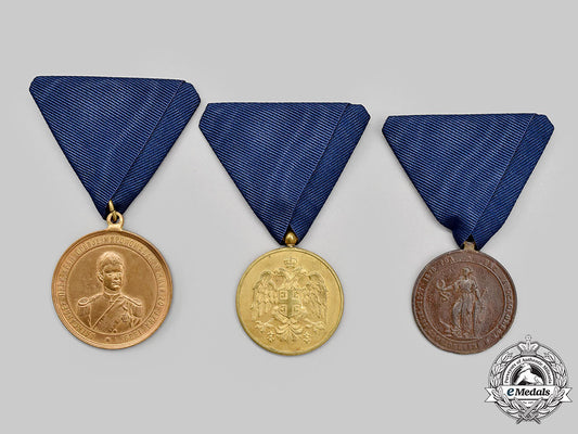 serbia,_kingdom;_yugoslavia,_kingdom._three_medals&_awards_l22_mnc3943_918_1_1
