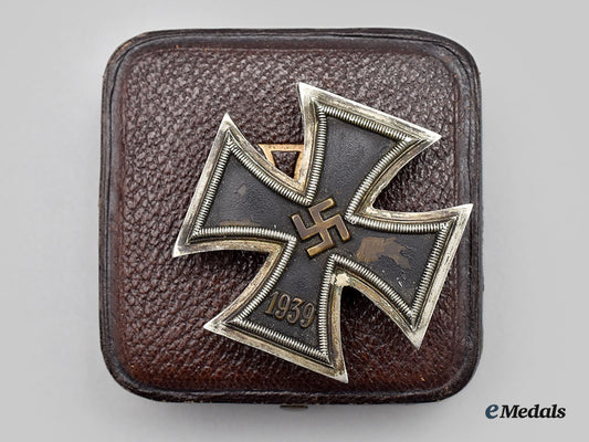 germany,_wehrmacht._a1939_iron_cross_i_class,_with_case,_by_steinhauer&_lück_l22_mnc3985_110