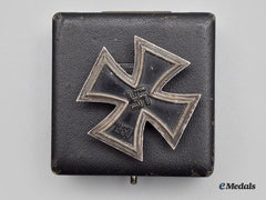Germany, Wehrmacht. A 1939 Iron Cross I Class, With Case, By Ferdinand Hoffstätter
